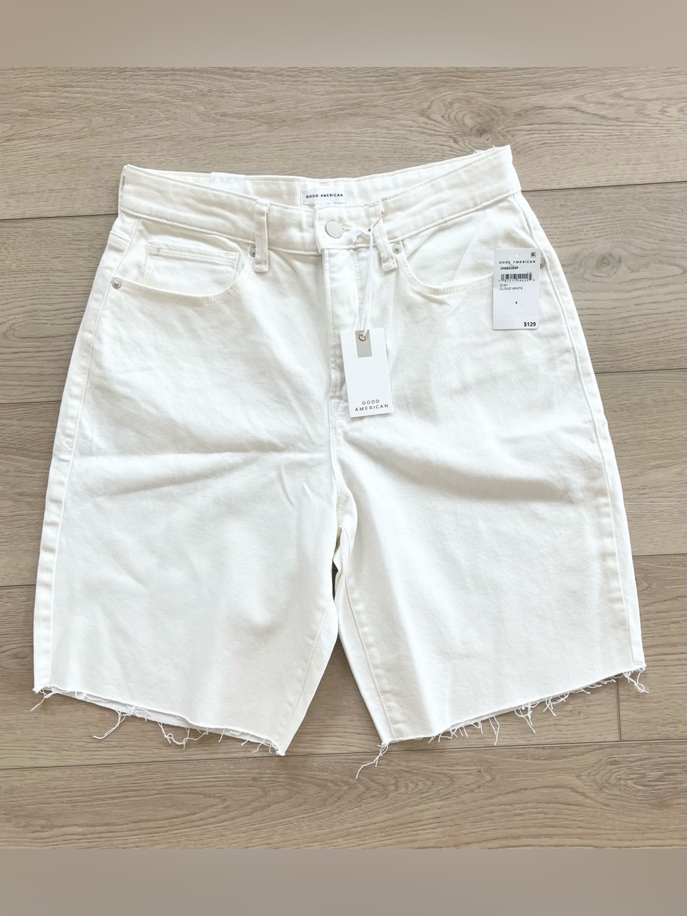 NWT Good American Good 90s Bermuda Shorts Cloud White Raw Hem Size 4/27